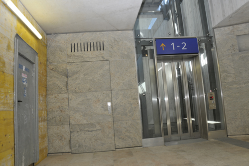 BRIXLEGG Bahnhof Lift01