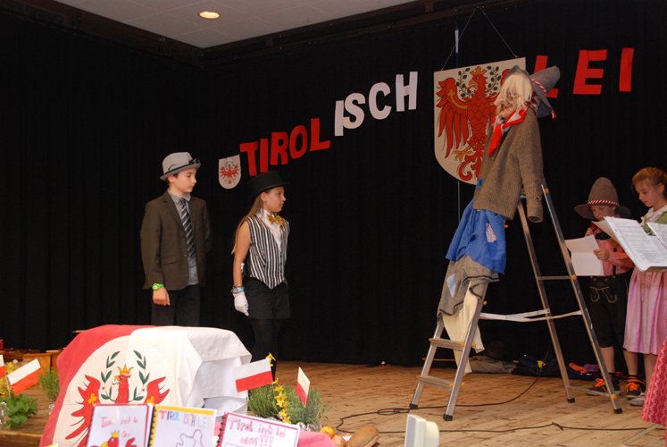 Tirol isch lei oans in der Volksschule Kramsach