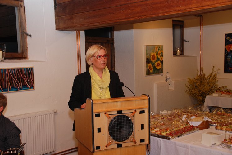 Vize-Bgm. und Kulturreferentin Mag. Karin Friedrich eröffnete die Vernissage.