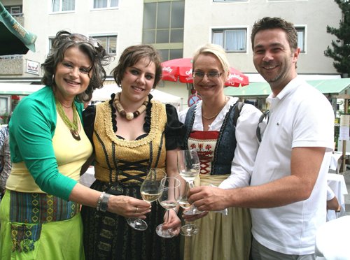 Bgmin. Hedi Wechner, Gabi Daschl, NR / GR Carmen Gartelgruber, StR Mario Wiechenthaler. (Foto: Maier)