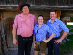 Obmann Thaler Stefan (Almgemeinschaft), Gruber Daniela und Schäffer Andreas (Jungbauernschaft/Landjugend)