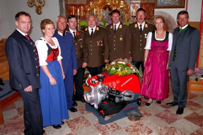 Bgm Hannes Neuhauser mit Gattin Katja, Postenkommandant PI Kramsach Bruno Bichler, FF-Kdt OBI Josef Rohregger, ABI Manfred Einkemmer, Bez-Kdt OBR Hannes Mayr, ABI Erich Krail, FM Dr. Maria Fekter, LA Bgm Ing. Alois Margreiter