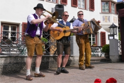 Musikalisches Highlight vor dem Herrenhaus: „Die 3 Gfiarig’n“ aus Brandenberg mit Christian, Paul &amp; Paul