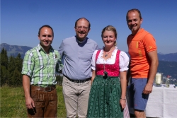 Obmann Alois Schneider (Gebietslandjugend obere Schranne rechts vom Inn), Pfarrer Erwin Mayr, Obfrau Patrizia Radinger (Gebietslandjugend obere Schranne rechts vom Inn), LK-Präsident Josef Hechenberger