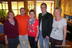 Das engagierte Team beim Seniorenhoagascht im Wohn- und Pflegeheim Brandenberg: Agnes, Thomas, Marianne, Bgm Hannes Neuhauser, Mia