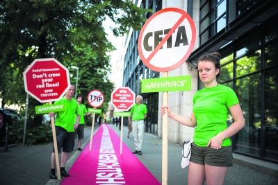 Einige Demonstrationen gegen die Freihandelsabkommen mit Übersee wurden von NGOs wie Greenpeace organisiert.