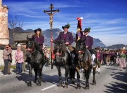 3000 Besucher beim Leonhardiritt