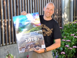 2.000 Kilometer Marsch, 150.000 bewältigte Höhen-Meter. Das Ergebnis: Ein einzigartiger Foto-Kalender für 2019 mit Motiven aus dem Rofan-Gebirge von Fotograph Johann Erhard.