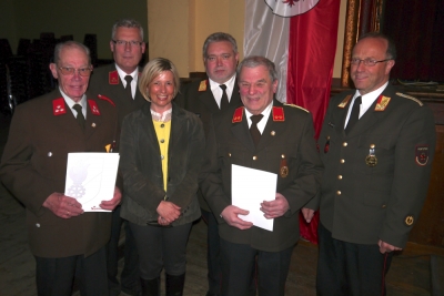 HFM Johann Fahrmair (60 Jahre Mitglied), Kommandant HBI Manfred Stöger, Vize-BGM Mag. Karin Friedrich, Abschnittskommandant ABI Manfred Einkemmer, OBI Vinzenz Duftner (60 Jahre Mitglied), Bezirks-KDT-StV BR Erwin Acherer