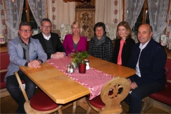 Kundler WB-Obmann Peter Embacher, ÖVP-Kundl Obmann Mag. Alexander Lindner, LA Barbara Schwaighofer, GF Hilde Mader (Wirtschaftsbund Kufstein), Mag. Verena Weiler (Wirtschaftskammer Kufstein), Ing. Robert Stiefmüller (wirtschaft.kundl)