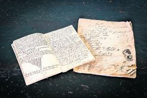 Die beiden in bestem Zustand befindlichen Schriften enthalten in gestochener Handschrift Rezepte zur Volksmedizin. Zudem finden sich zahlreiche Zaubersprüche und Orakel.