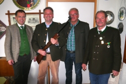 Bgm Hannes Neuhauser, Minister für Landwirtschaft und Umwelt Andrä Rupprechter, Schützenhauptmann Hans Ampferer, 2. Schützenmeister Peter Lanzinger