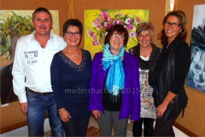 Künstlerin Julia Kerschbaumer (Bildmitte) mit dem Kundler Kulturausschuss Werner Haaser, Silvana Haidacher, Heidi Bodner, Helen Astner