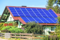 „Soll ich für den Strom, den ich herstelle und verbrauche, Steuern bezahlen?“ Photovoltaik-Anlagenbetreiber sind empört.