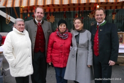 Brigitte Brill (bisherige Leiterin vom Brandenberger Lichteradvent), Vize-Bgm Armin Mühlegger, Annemarie Rupprechter (Mitglied vom Lichteradvent), LR Mag. Dr. Christine Baur, Bgm Hannes Neuhauser