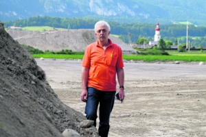 Bgm. Josef Auer: „Ich bezweifle, dass das Gelände Ende 2014 wieder den ursprünglichen Zustand hat.“