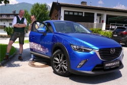 Gebietsleiter Thomas Ladstätter (Mazda Österreich), Christian Kruckenhauser (Autohaus Kruckenhauser Kundl)