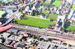 Am Gelände des jetzigen Parkplatzes soll das neue Parkhaus entstehen.