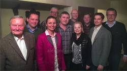 Wiedergewählter AAB-Kundl Obmann Werner Haaser mit AAB Bezirksobfrau LAbg. Dr. Bettina Ellinger und Bez-Leiterin der ÖVP-Frauen Mag. Barbara Trapl (Bildmitte), dahinter: RR. Walter Doblander, Andreas Fuchs, Josef Reiter, Walter Kapfinger, Alt-Bgm Heinrich Fuchs, Martin Mayr, ÖVP-Ortsparteiobmann Mag. Alexander Lindner