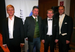 Gesangssolist Bassbariton Andreas Mattersberger, Gemeinderat Gerhard Maier, Musikalischer Leiter Univ.-Prof. Mag. Dr. Gerard Sammer, Moderator Thomas Lackner