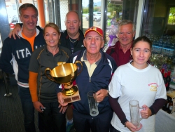 Kundler Stocksport-Marktmeister 2013 - Hintere Reihe: Helmut Spitzenstätter, Georg Stöckl, EV-Obmann Klaus Kurz (Gratulant). Vordere Reihe: Silvia Margreiter (EV-Kundl), Franco Lella, Angelika Hauer