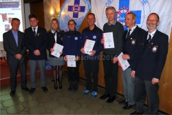 Bezirkshauptmann Dr. Christoph Platzgummer, Einsatzstellenleiter Michael Außerhofer, Leistungsabzeichen in SILBER für: Kathrin Gasteiger, Sandra Liebhart, Josef Obwaller, Gerhard Reichart und Thomas Schaffer, Dr. Markus Kastner (Lds-Leiter Wasserrettung Tirol)