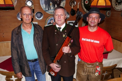 Werner Figallo (Obm Bogenschützen), Ferdinand Seiter (Oberschützenmeister Gilde), Bernhard Bani Reiter (Obm-Stv Stocksportschützen)