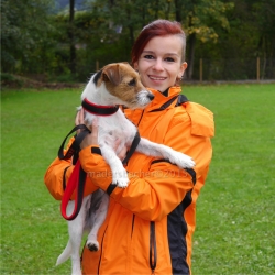 Siegerin in der Alpencup Gesamtwertung in der Klasse LK1-small Christine Kleinrubatscher vom ÖGV UIH-Kundl mit „Kiki Dee vom Mehrental“