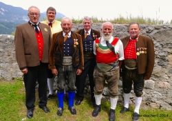 Landes-Verbandspräsident Siegfried Knapp, Bez-Obm Otto Hauser, Hans Jaud, Kramsach (60 Jahre Zugehörigkeit), Hubert Madersbacher Kramsach (60 Jahre Zugehörigkeit), Johann Schneider Alpbach (60 Jahre Zugehörigkeit), Josef Unterberger Oberau (60 Jahre Zugehörigkeit)