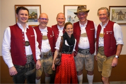 Die Ganggalbichler: Andreas Radinger (Flügelhorn), Norbert Ascher (Akkordeon), Christian Knoll (Trompete), Christine Geiger (Harfe), Klaus Widmann (Tuba), Hannes Friedrich (Posaune)