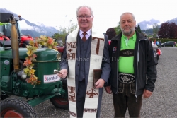 Segnung der Oldtimertraktoren und deren Besatzung durch Pfarrer i. R. Franz Hofmann, Assistent Standgas-Obmann Erich Wohlfahrtstätter