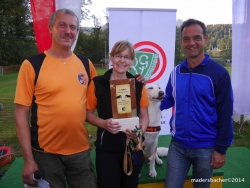 Landessiegerin Regina Brunner mit Obmann Hans-Peter Widauer und Kundl’s Sportausschussobmann Dr. Stephan Bertel