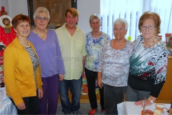 Obmann Josef Rendl (PVÖ-Brixlegg) mit seinem fleißigen Basarteam Irma, Herta, Anni, Christl und Maria