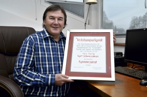 DI Kurt Schwarzenberger ist Geschäftsführer der Firmen-Beteiligungen von Gernot Langes-Swarovski. 2012 wurde ihm der Titel „Kommerzialrat“ verliehen.