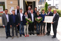 LA Ing. Alois Margreiter, Vize-Bgm Michael Dessl, Pfarrer Dr. Piotr Stachiewicz, Bgm Anton Hoflacher, Zita Ellinger, Vize-Bgm Ing. Albert Margreiter, Josef Ellinger, Andrea Gschwenter (WKO), Katharina und Florian Ellinger, Ing. Martin Wetscher (WKO), Dr. Alois Schellhorn (WKO)