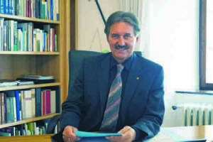Dr. Hans Lintner (ÖVP) ist seit 1997 Bürgermeister der Silberstadt Schwaz.