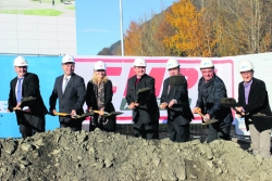 Der Spatenstich für ein innovatives Marktzentrum in Kaltenbach &quot;Am Schmiedeplatz&quot;