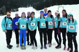 Die Damenmannschaft bei den Tiroler Crosslaufmeisterschaften.