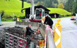 Bgm. Markus Bischofer besuchte kürzlich die Bauarbeiten an der Lehen- und an der Buben-Brücke.